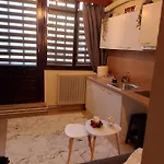 Vivi's * Tríkala